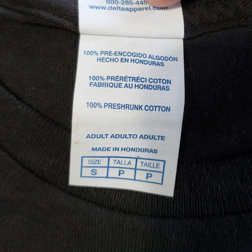 Music Heals Chicago Skyline Graphic Band T-Shirt - Picture 5 of 6